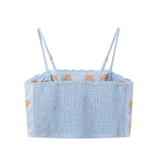 Rückseite des Danyy Crop-Tops mit flexiblem Gummizug – sorgt für perfekten Sitz und Komfort im eleganten Sommerdesign von CozyWoolCraft.