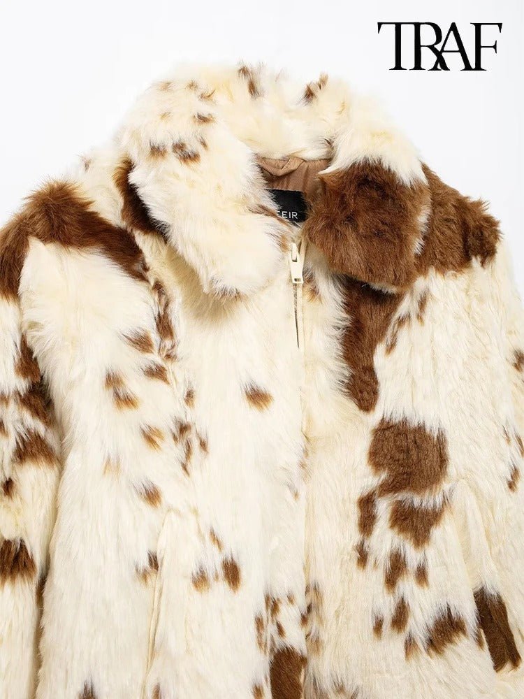Modische Damenjacke Cozy Cowyy – Kunstfelljacke im Kuhfell-Look, perfekt für Herbst und Winter